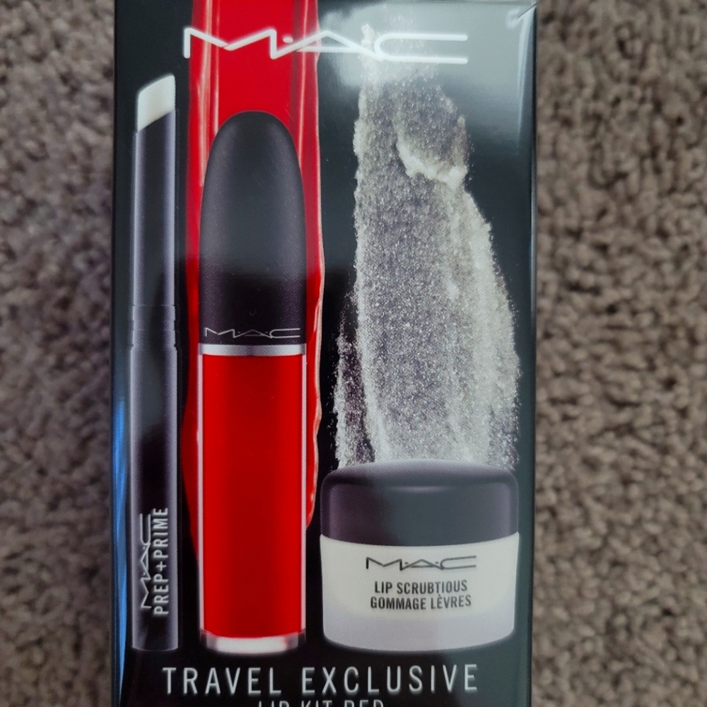 MAC Travel Exclusive Lip Kit Red